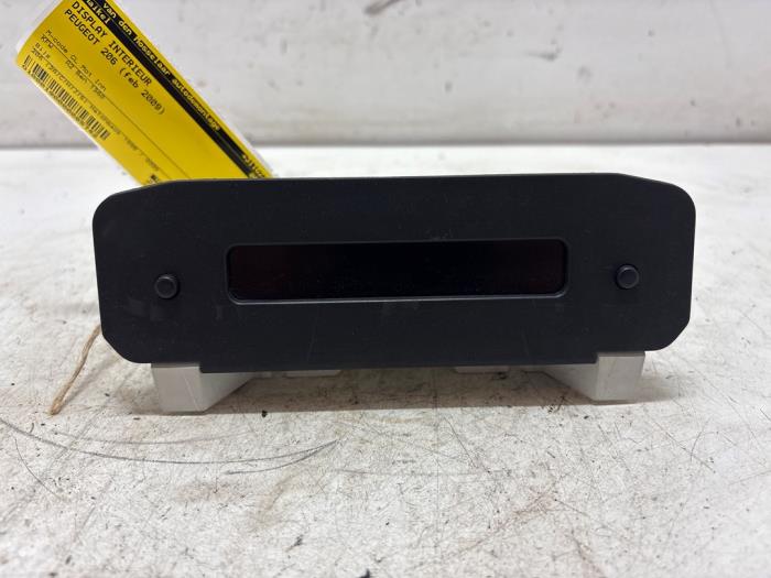 Gebruikte Display Interieur Peugeot 206 (2A/C/H/J/S) 1.4 XR,XS,XT,Gentry Prijs € 15,00 Margeregeling aangeboden door F. van den Mosselaar autodemontage