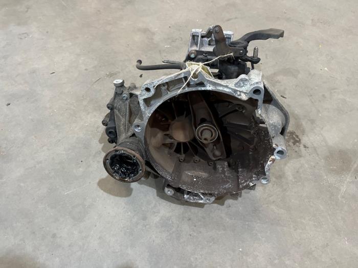 Gebruikte Versnellingsbak Volkswagen Golf V (1K1) 1.4 16V Prijs € 185,00 Margeregeling aangeboden door F. van den Mosselaar autodemontage