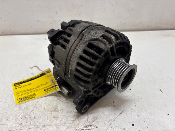 Gebruikte Dynamo Volkswagen Golf V (1K1) 1.6 FSI 16V Prijs € 35,00 Margeregeling aangeboden door F. van den Mosselaar autodemontage