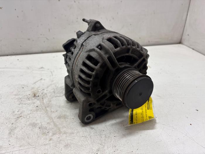 Gebruikte Dynamo Renault Clio III (BR/CR) 1.5 dCi FAP Prijs € 50,00 Margeregeling aangeboden door F. van den Mosselaar autodemontage