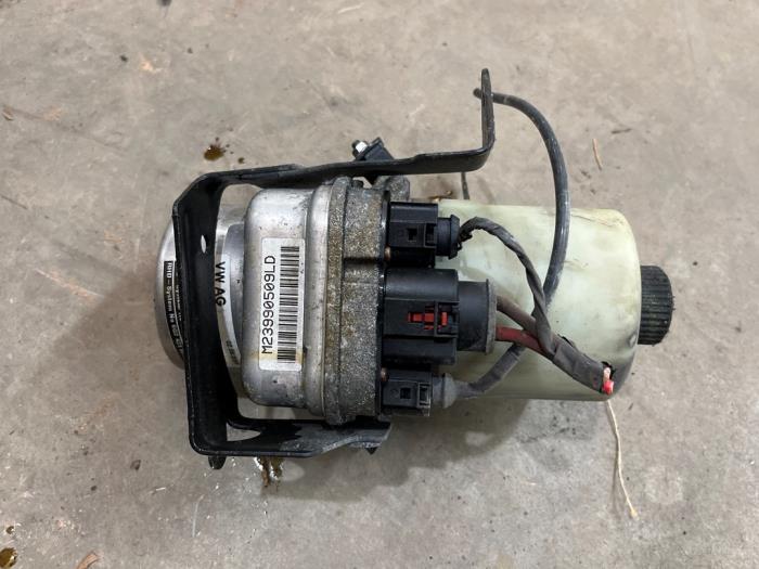 Gebruikte Pomp Servo Skoda Fabia II Combi 1.2i Prijs € 75,00 Margeregeling aangeboden door F. van den Mosselaar autodemontage