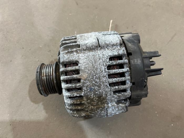 Gebruikte Alternator Seat Altea (5P1) 2.0 TDI 16V Prijs € 50,00 Margeregeling aangeboden door F. van den Mosselaar autodemontage