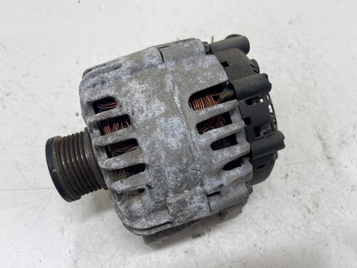 Gebruikte Dynamo Renault Laguna III Estate (KT) 2.0 16V Prijs € 50,00 Margeregeling aangeboden door F. van den Mosselaar autodemontage