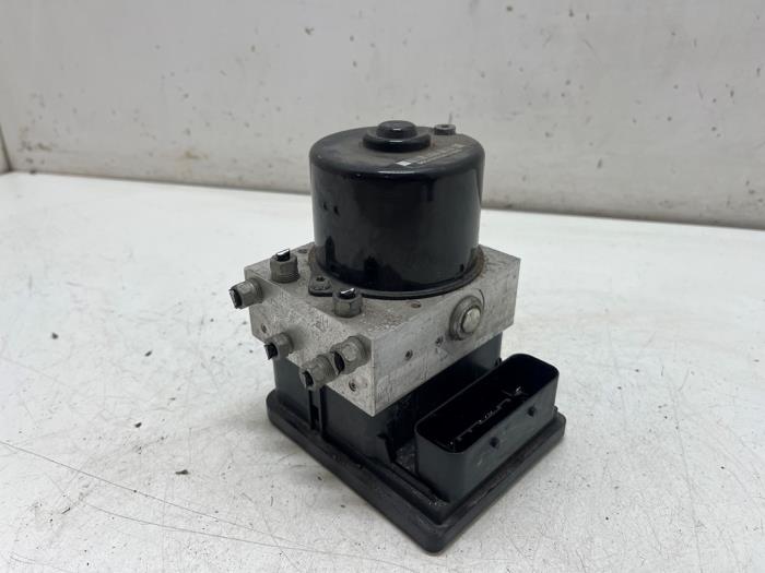 Gebruikte ABS Pomp Opel Astra H Twin Top (L67) 1.8 16V Prijs € 25,00 Margeregeling aangeboden door F. van den Mosselaar autodemontage
