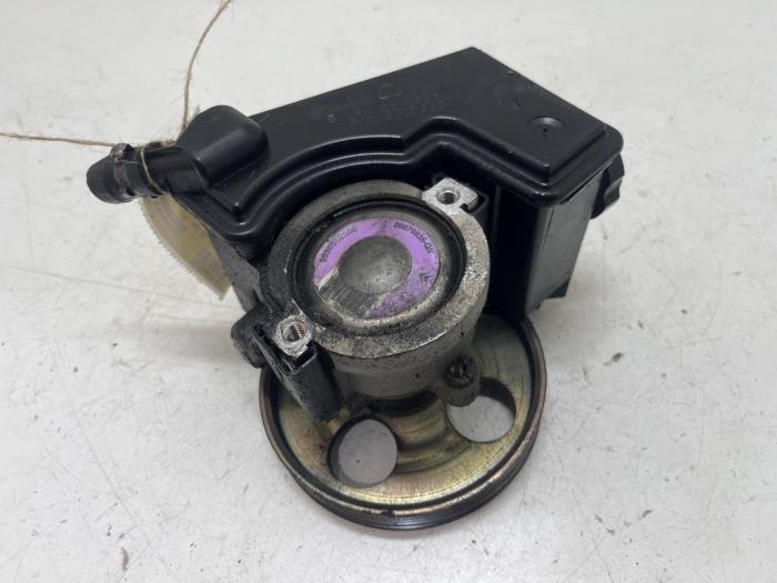 Gebruikte Servopomp Peugeot 206 (2A/C/H/J/S) 1.1 XN,XR Prijs € 25,00 Margeregeling aangeboden door F. van den Mosselaar autodemontage