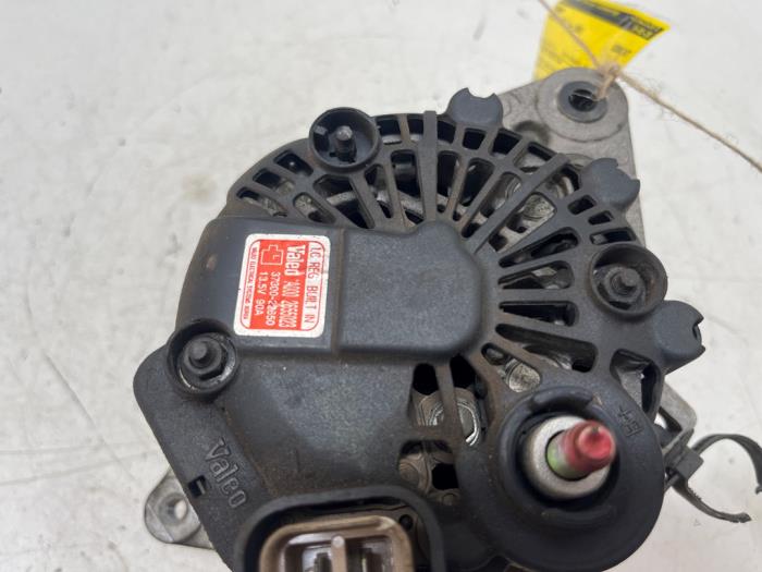 Dynamo van een Hyundai Getz 1.3i 12V 2005