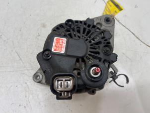 Dynamo van een Hyundai Getz 1.3i 12V 2005