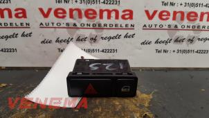 Gebruikte Paniekverlichtings Schakelaar BMW X5 (E53) 3.0 24V Prijs € 9,95 Margeregeling aangeboden door Venema Autoparts