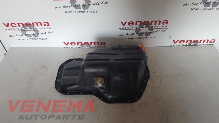 Gebruikte Carterpan Toyota Avensis (T22) 2.0 TD Prijs € 50,00 Margeregeling aangeboden door Venema Autoparts
