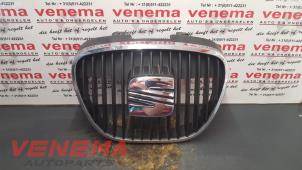 Gebruikte Grille Seat Cordoba (6L2) 1.4 16V Prijs € 30,00 Margeregeling aangeboden door Venema Autoparts