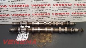 Gebruikte Nokkenas set Renault Grand Scénic II (JM) 1.6 16V Prijs € 80,00 Margeregeling aangeboden door Venema Autoparts