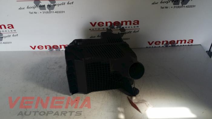 Gebruikte Luchtfilterhuis Renault Scénic II (JM) 1.9 dCi 115 Prijs € 19,99 Margeregeling aangeboden door Venema Autoparts
