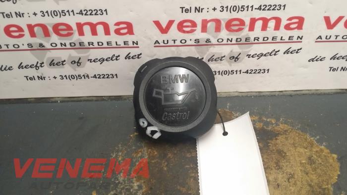 Gebruikte Oliedop BMW 3 serie Touring (E91) 320d 16V Prijs € 14,99 Margeregeling aangeboden door Venema Autoparts