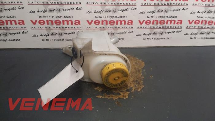 Gebruikte Servo Oliereservoir Fiat Fiorino (225) 1.3 JTD 16V Multijet Prijs € 19,99 Margeregeling aangeboden door Venema Autoparts