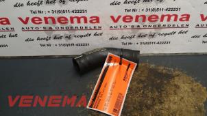 Gebruikte Koelwaterslang Mercedes CLA Shooting Brake (117.9) 1.6 CLA-200 16V Prijs € 9,99 Margeregeling aangeboden door Venema Autoparts