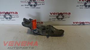 Gebruikte Dynamosteun boven Renault Laguna II Grandtour (KG) 1.9 dCi 100 Prijs € 35,00 Margeregeling aangeboden door Venema Autoparts