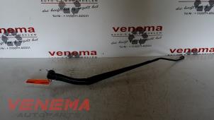 Gebruikte Ruitenwisserarm voor Opel Insignia Sports Tourer 2.0 CDTI 16V Prijs € 25,00 Margeregeling aangeboden door Venema Autoparts