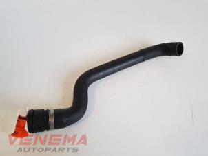 Gebruikte Radiateurslang Audi A4 Avant (B8) 1.8 TFSI 16V Prijs € 24,99 Margeregeling aangeboden door Venema Autoparts