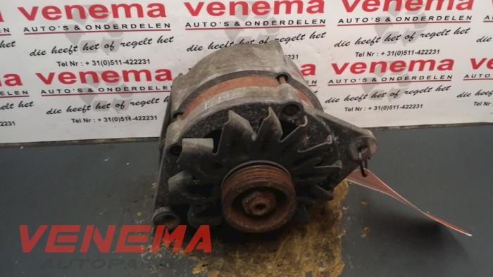 Gebruikte Dynamo Peugeot 405 I (15B) 1.6 SRi,GRi Prijs € 29,99 Margeregeling aangeboden door Venema Autoparts