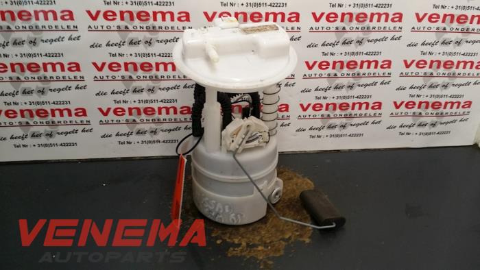 Gebruikte Tank element Pomp Nissan Micra (K12) 1.2 16V Prijs € 100,00 Margeregeling aangeboden door Venema Autoparts