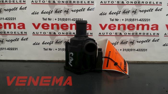 Gebruikte Waterpomp Audi A4 Avant (B8) 1.8 TFSI 16V Prijs € 40,00 Margeregeling aangeboden door Venema Autoparts