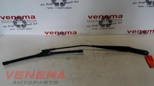 Gebruikte Ruitenwisserarm voor Skoda Octavia Combi (1Z5) 1.8 TSI 16V Prijs € 35,00 Margeregeling aangeboden door Venema Autoparts