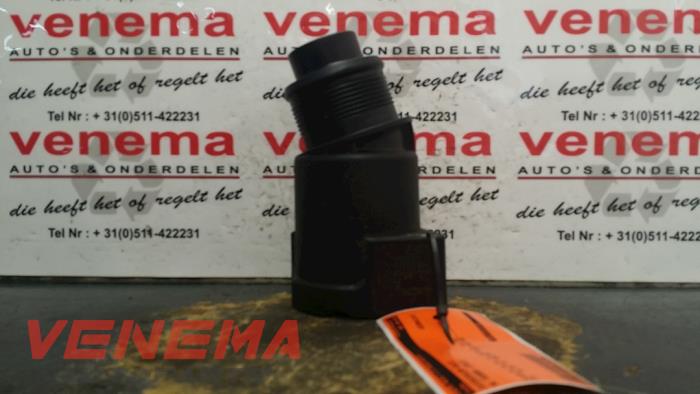 Gebruikte Intercooler Buis Volkswagen Touran (1T3) 2.0 TDI 16V 140 Prijs € 14,99 Margeregeling aangeboden door Venema Autoparts