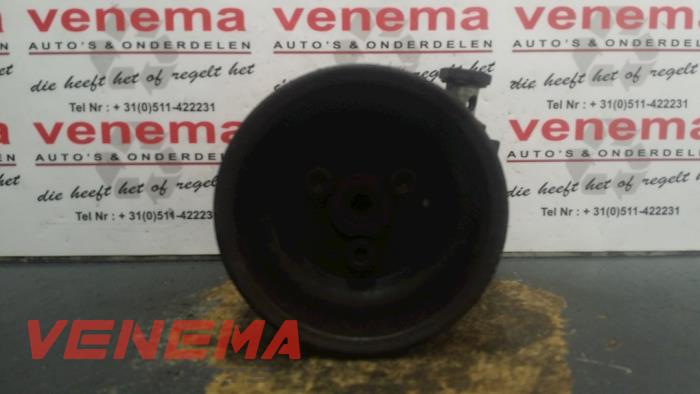 Gebruikte Servopomp Volkswagen Polo III (6N1) 1.0i 45 Prijs € 19,99 Margeregeling aangeboden door Venema Autoparts