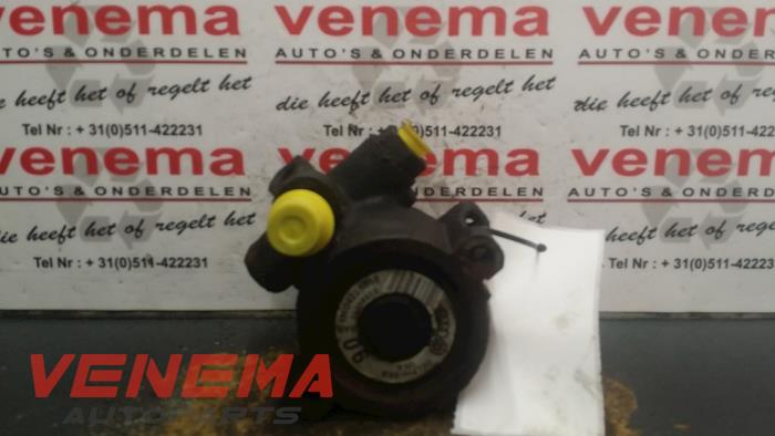 Gebruikte Servopomp Volkswagen Caddy II (9K9A) 1.9 TDI Prijs € 35,00 Margeregeling aangeboden door Venema Autoparts