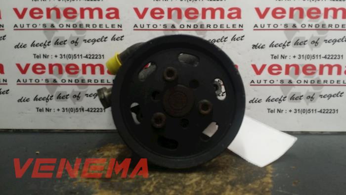 Gebruikte Pomp Servo Volkswagen Passat Variant (3B6) 1.9 TDI 130 Prijs € 40,00 Margeregeling aangeboden door Venema Autoparts