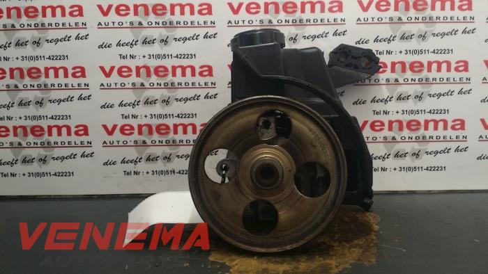 Gebruikte Servopomp Peugeot 206 SW (2E/K) 1.4 HDi Prijs € 75,00 Margeregeling aangeboden door Venema Autoparts