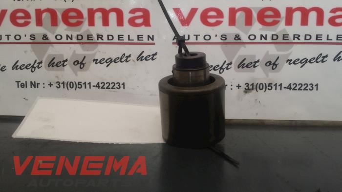 Gebruikte Spanrol Distributieriem Volkswagen Touran (1T1/T2) 1.9 TDI 105 Euro 3 Prijs € 14,99 Margeregeling aangeboden door Venema Autoparts