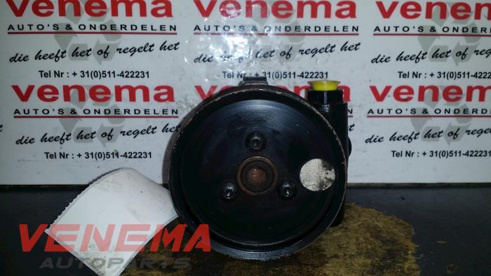 Gebruikte Servopomp Renault Laguna I (B56) 1.8 RN,RT Prijs € 35,00 Margeregeling aangeboden door Venema Autoparts