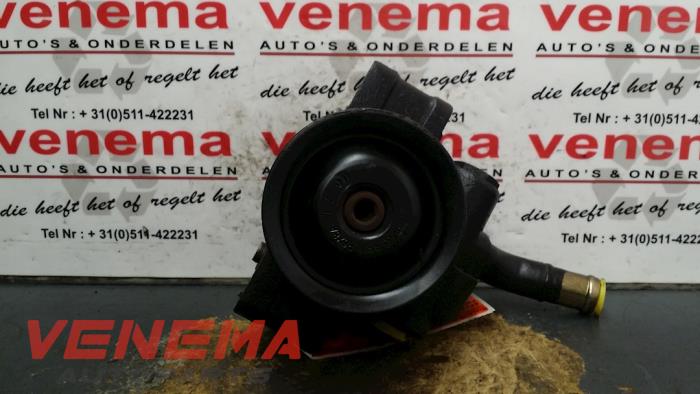 Gebruikte Pomp Servo Ford Fiesta 5 (JD/JH) 1.6 16V Prijs € 45,00 Margeregeling aangeboden door Venema Autoparts