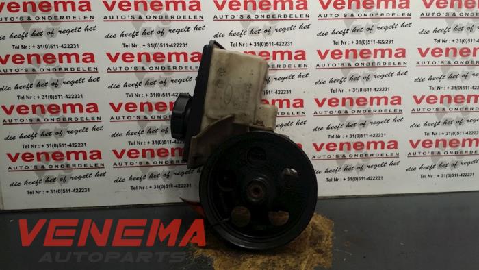 Stuurbekrachtiging Pomp van een Ford Mondeo III Wagon 1.8 16V 2002
