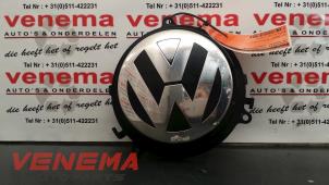 Gebruikte Handgreep Kofferdeksel Volkswagen Passat (3C2) 2.0 TDI 16V 140 Prijs € 15,00 Margeregeling aangeboden door Venema Autoparts