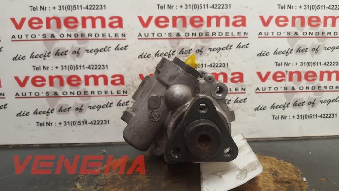 Gebruikte Servopomp BMW 3 serie (E46/4) 320d 16V Prijs € 50,00 Margeregeling aangeboden door Venema Autoparts