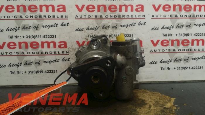 Gebruikte Servopomp Alfa Romeo 146 (930B) 1.6 Twin Spark 16V Prijs € 45,00 Margeregeling aangeboden door Venema Autoparts