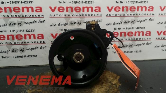 Gebruikte Servopomp Nissan Almera (N15) 1.4 LX,GX,S 16V Prijs € 40,00 Margeregeling aangeboden door Venema Autoparts