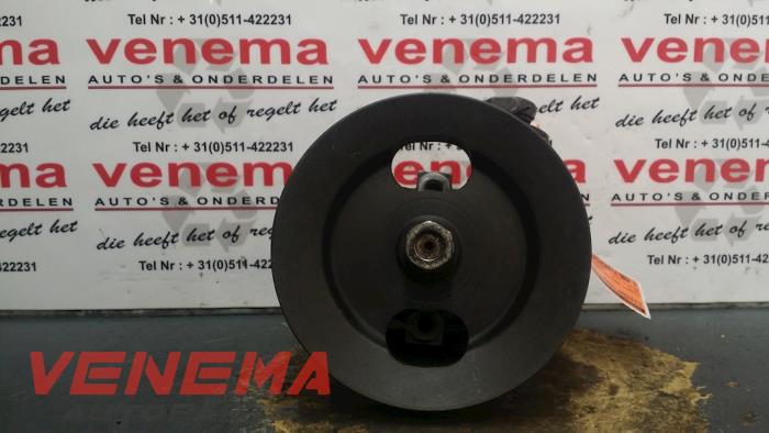 Gebruikte Pomp Servo Nissan Vanette (C23) 2.3 D E/Cargo Prijs € 50,00 Margeregeling aangeboden door Venema Autoparts