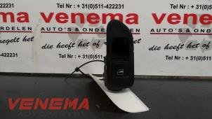 Gebruikte Raam schakelaar elektrisch Volkswagen Golf VI (5K1) 1.6 TDI 16V Prijs € 9,99 Margeregeling aangeboden door Venema Autoparts