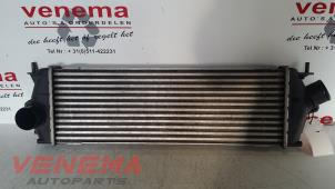 Gebruikte Intercooler Renault Trafic New (FL) 2.0 dCi 16V 115 Prijs € 70,00 Margeregeling aangeboden door Venema Autoparts