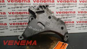 Gebruikte Motorsteun Volkswagen Touran (1T3) 2.0 TDI 16V 140 Prijs € 25,00 Margeregeling aangeboden door Venema Autoparts