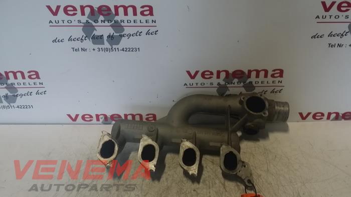 Gebruikte Inlaatspruitstuk Renault Trafic New (FL) 1.9 dCi 82 16V Prijs € 75,00 Margeregeling aangeboden door Venema Autoparts
