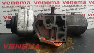 Gebruikte Oliefilterhuis Volkswagen Transporter T5 2.5 TDi Prijs € 60,00 Margeregeling aangeboden door Venema Autoparts