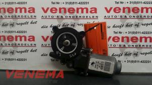 Gebruikte Portierruitmotor Renault Scénic I (JA) 2.0 16V RX4 Prijs € 20,00 Margeregeling aangeboden door Venema Autoparts