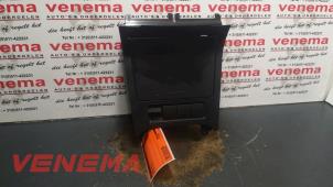 Gebruikte Asbak voor Volkswagen Eos (1F7/F8) 2.0 TDI DPF Prijs € 9,99 Margeregeling aangeboden door Venema Autoparts