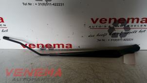 Gebruikte Ruitenwisserarm voor Chevrolet Aveo (250) 1.2 16V Prijs € 15,00 Margeregeling aangeboden door Venema Autoparts