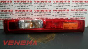 Gebruikte Achterlicht links Renault Trafic New (FL) 2.0 dCi 16V 115 Prijs € 39,95 Margeregeling aangeboden door Venema Autoparts