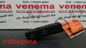 Gebruikte Start/Stop schakelaar Seat Leon SC (5FC) 2.0 TDI Ecomotive 16V Prijs € 25,00 Margeregeling aangeboden door Venema Autoparts